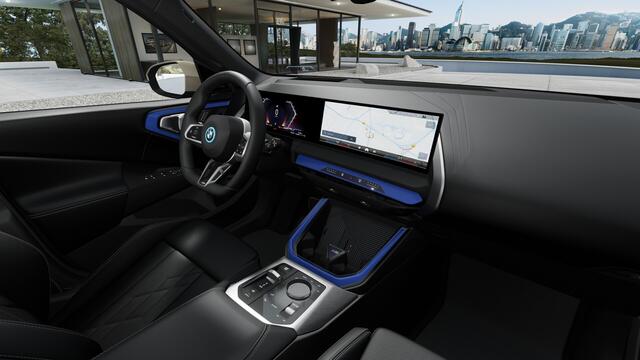 BMW X3 30e xDrive M Sport Automaat / Panoramadak / Trekhaak / Sportstoelen / Adaptieve LED / Stoelventilatie / Parking Assistant Plus / Stuurverwarming