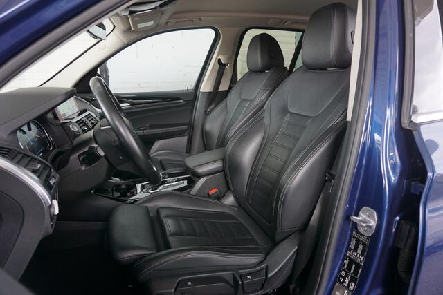BMW X3 xDrive20i Dealerauto | Leer | Sportinterieur | 19 inch