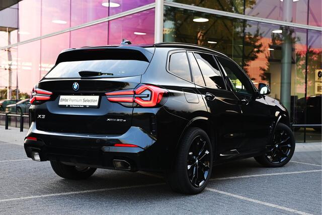 BMW X3 xDrive30e High Executive M Sport Automaat / Sportstoelen / LED / Parking Assistant Plus / Stoelverwarming / Live Cockpit Professional