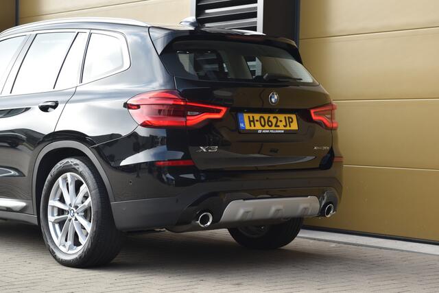BMW X3 xDrive30i High Executive * Panoramadak * Trekhaak * Sportstoelen * Head-up * Camera *