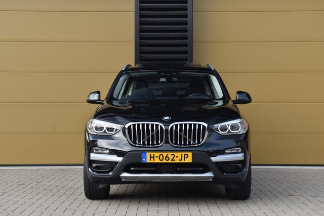 BMW X3 xDrive30i High Executive * Panoramadak * Trekhaak * Sportstoelen * Head-up * Camera *