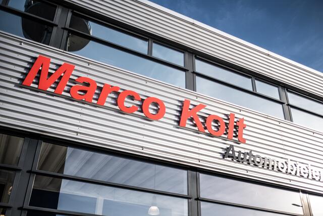 BMW X3 xDrive30e M-Sport All Black Pack Turbo 293 PK / Panodak / Head Up / Apple CarPlay / Laser Led / Leder M-Sport Int M Blauw Stiksels / Navi / 20" M-Sport Velg / NW Prijs ¤ 86512,- / 1e Eigenaar!