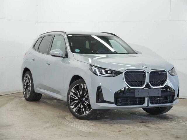 BMW X3 30e xDrive M-Sport | Trekhaak | Panorama | 21" | Harman Kardon | Driving Assistant Plus | Ventilatie