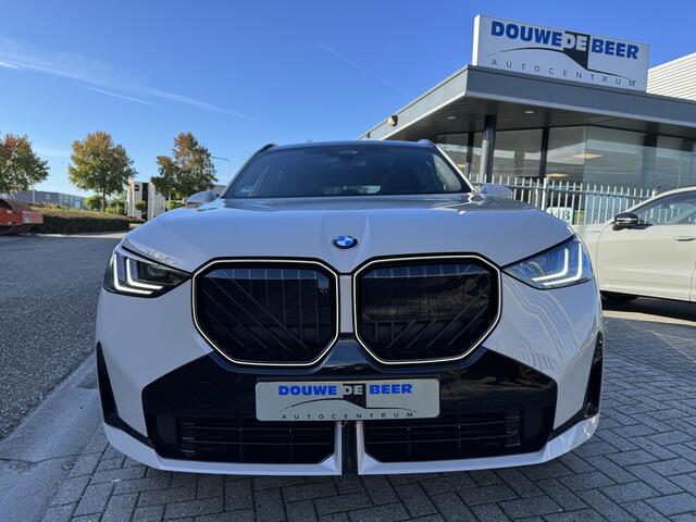 BMW X3 30e xDrive M SPORT PRO Pano/dak, trekhaak, premium pakket, Harman/kardon etc