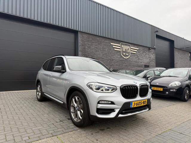 BMW X3 sDrive20i Launch Edition High Executive | 2E EIGENAAR | 12MND GARANTIE | LED | DAB | NAVI | PANO | AUTOMAAT | LEDER | NL AUTO |