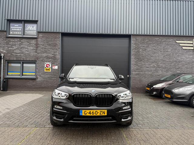 BMW X3 sDrive20i Launch Edition High Executive | 2E EIGENAAR | 12MND GARANTIE | PANODAK | DAB | LEDER | LED | CAMERA | NAVI | LMV |