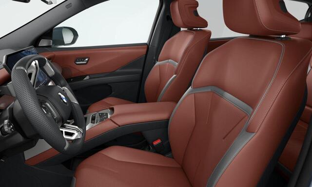 BMW X3 iX3 50e xDrive M Sportpakket | Iconic Glow | Trekhaak | Panoramadak | Innovation Pack