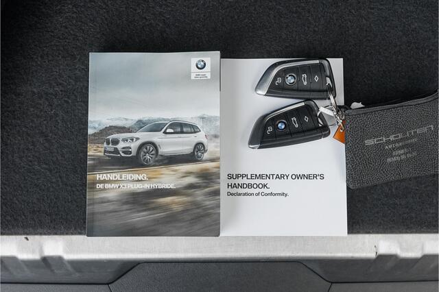 BMW X3 xDrive30e M-Sport Pano HUD CarPlay 20"