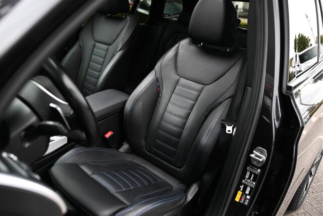 BMW X3 xDrive30e M Sport Automaat / Panoramadak / Trekhaak / Sportstoelen / Achteruitrijcamera / Laserlight / Comfort Access / Head-Up / Harman Kardon / Live Cockpit Professional
