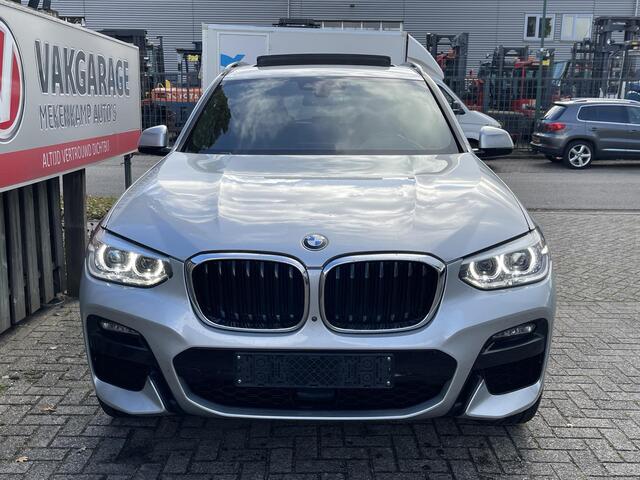 BMW X3 xDrive30e High Executive M Sport 19''/M-zetels/Panoramadak/Trekhaak/Leder + memory/360 camera/Harman Kardon/Keyless/Dodehoek/Adaptieve Cruise/Head-up/Stoelverwarming v+a