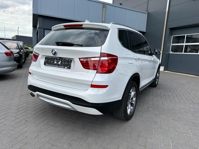 BMW X3 X3-xDrive 2.0i Centennial High-Executive Aut. Leder schuifdak