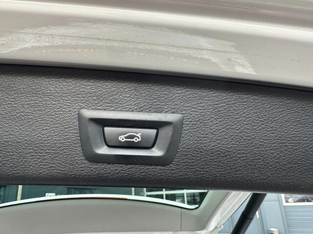 BMW X3 X3-xDrive 2.0i Centennial High-Executive Aut. Leder schuifdak