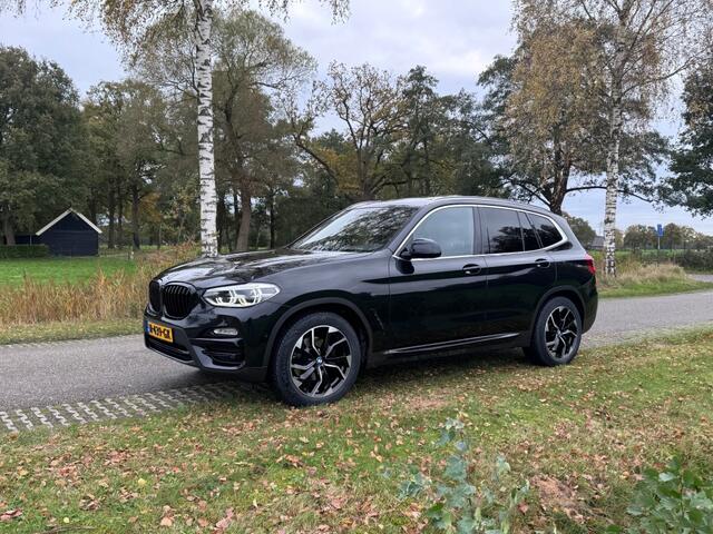 BMW X3 18d SDRIVE / SPORTSTOELEN / PANORAMADAK / TREKHAAK / CARPLAY / 2020