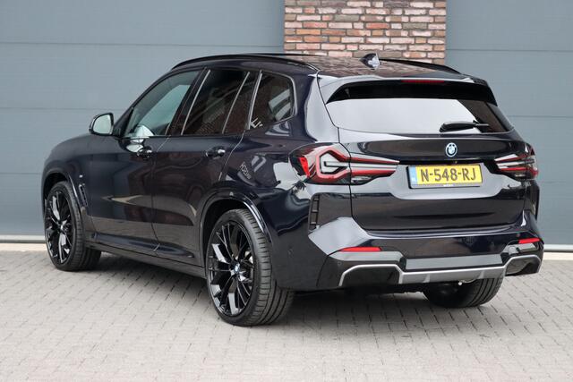 BMW X3 iX3 High Executive 80 kWh | M-Sport | Panoramadak | Adaptieve Cruise Control | HUD | Trekhaak | Harman&Kardon | Keyless Entry | Surround Camera | Adaptief LED |