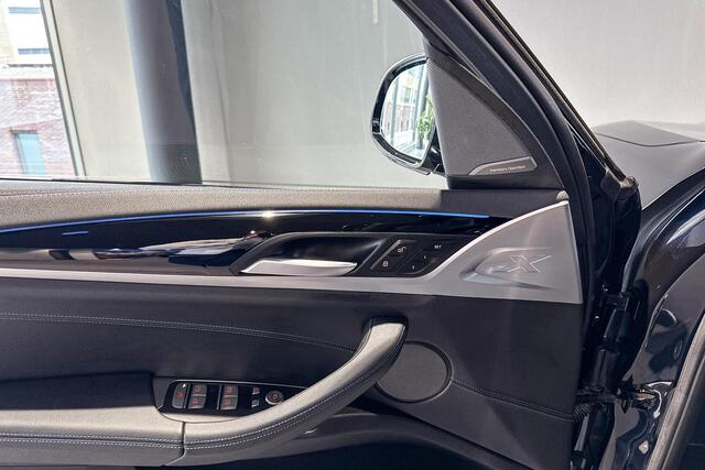 BMW X3 iX3 High Executive 80 kWh | M Sport | Glazen Panoramadak | Harman Kardon | Head-up Display | Trekhaak |