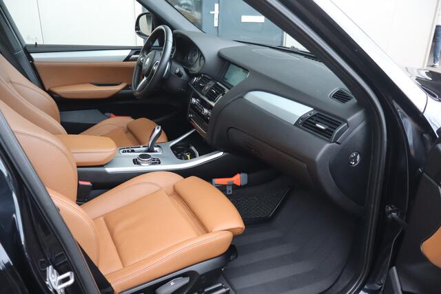 BMW X3 xDrive20i Centennial High Executive - NL- Auto!! Stoelverw I Climate I Parkeersensoren V+A