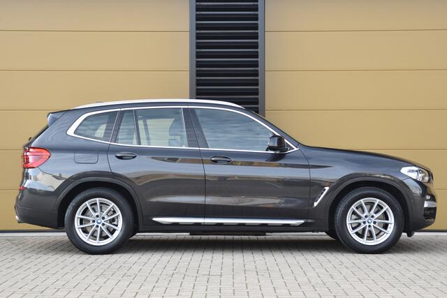 BMW X3 xDrive20i High Executive * Panoramadak * Sportstoelen met Memory * Trekhaak * Dealeronderhouden *
