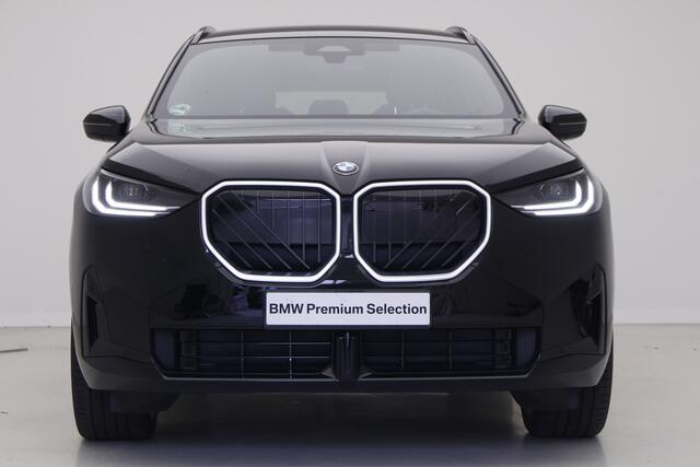 BMW X3 30e xDrive M-Sport | 20" | Panorama | Elek. verst. stoelen | Trekhaak | Voorbereiding Driv. Ass. Plus