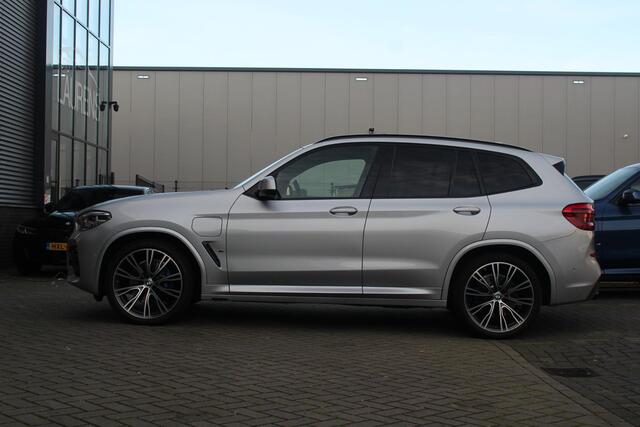 BMW X3 xDrive30e M-Sport | Schaalstoelen | Panoramadak | 21 Inch LM | Full options