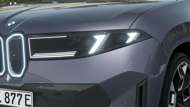 BMW X3 iX3 50 xDrive M Sport / Panoramadak / Trekhaak / Stuurverwarming / Parking Assistant Professional / Head-Up