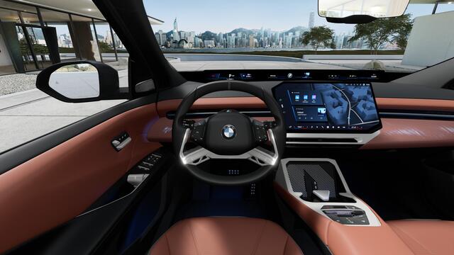 BMW X3 iX3 50 xDrive M Sport / Panoramadak / Trekhaak / Multifunctionele Stoelen / Parking Assistant Plus / Stuurverwarming