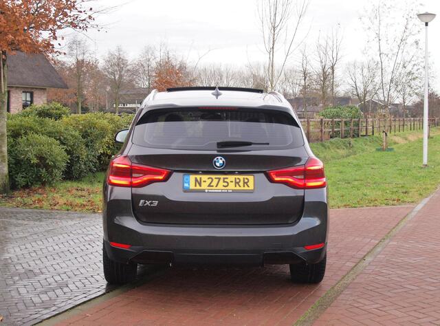 BMW X3 iX3 Executive 80 kWh | Panoramadak | Camera | Sfeerverlichting | Apple Carplay |