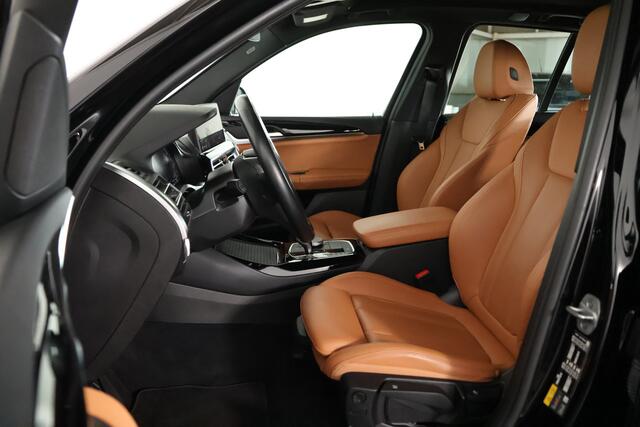 BMW X3 xDrive30e / LED / Leder / Navi / CarPlay / Cam