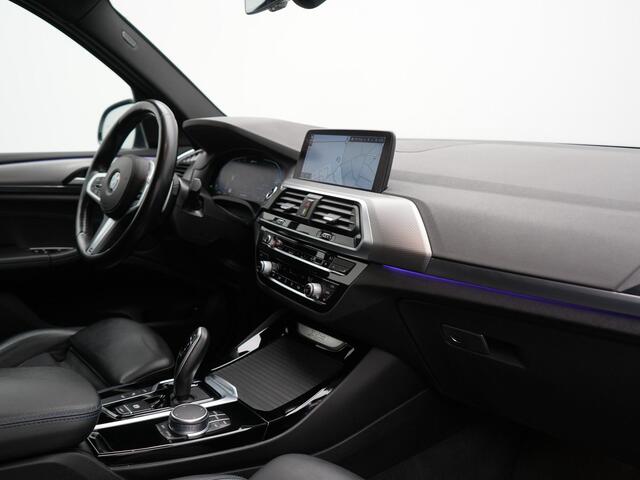 BMW X3 xDrive30e M Sport Plug In Hybrid 293pk Dealer O.H. PHEV | Trekhaak Af Fabriek | Head Up | Sportstoelen Verwarmd | Apple Carplay | Keyless | Blis | Sfeerverlichting | Virtual | Navigatie | DAB |