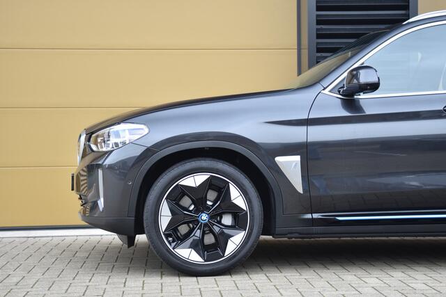 BMW X3 iX3 High Executive 80 kWh * Head-up * Sportstoelen * Panoramadak * Harman Kardon *