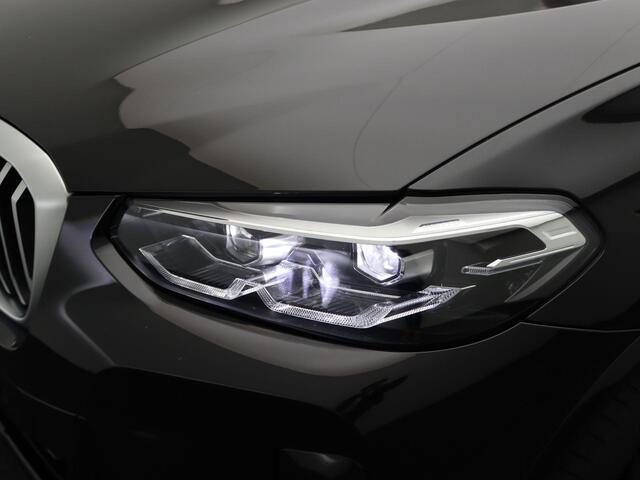 BMW X3 xDrive30e M Sportpakket | Comfort Access | Panoramadak | Active Cruise Control | Parking Assistant Plus | DAB | 19''