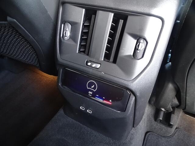 BMW X3 20 xDrive M Sportpakket Elek.trekhaak Driv.Ass.Plus Head-Up Harman/Kardon 360 Camera Ada led 19" LM Velgen