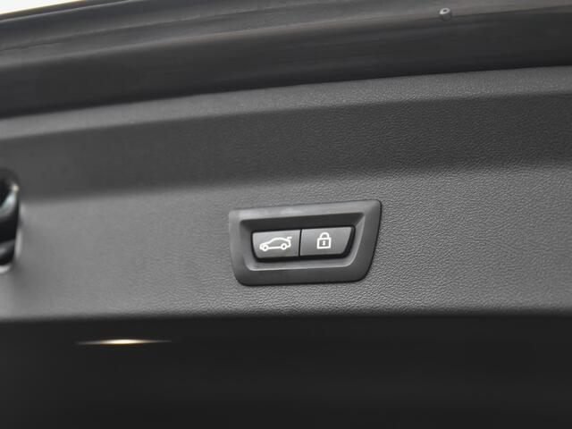 BMW X3 xDrive30e High Executive M Sport, Leer, Pano, Adapt.Cruise, Trekhaak, A/K, Camera