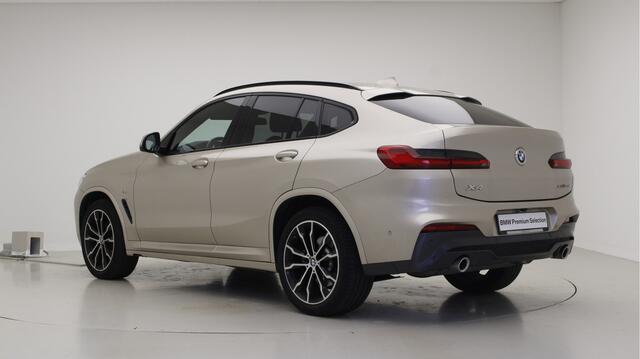 BMW X4 xDrive20i M-Sport | 19 inch | Camera | Trekhaak | Active Cruise Control