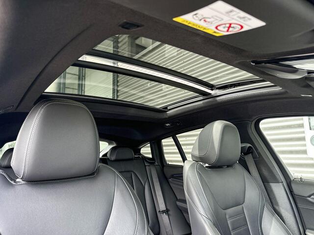 BMW X4 xDrive20i High Executive / M Sportpakket / Panoramadak / Laserlight