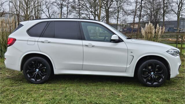 BMW X5 XDRIVE40D ALLE OPTIES GRIJS KENTEKEN High executive