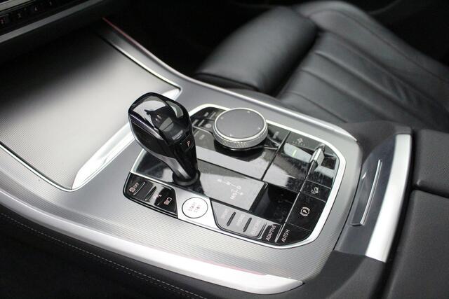 BMW X5 xDrive45e xLine | Panorama | Trekhaak | Laser | Head-Up | | Luchtvering v+a