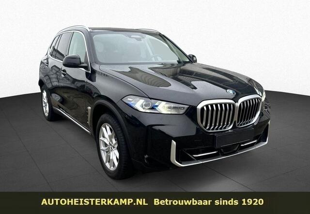 BMW X5 xDrive30d ACC Panoramadak Trekhaak Head-Up Comfortstoelen Harman Kardon