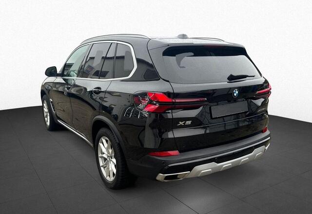 BMW X5 xDrive30d Grijs Kenteken ACC Panoramadak Trekhaak Head-Up Comfortstoelen Harman Kardon