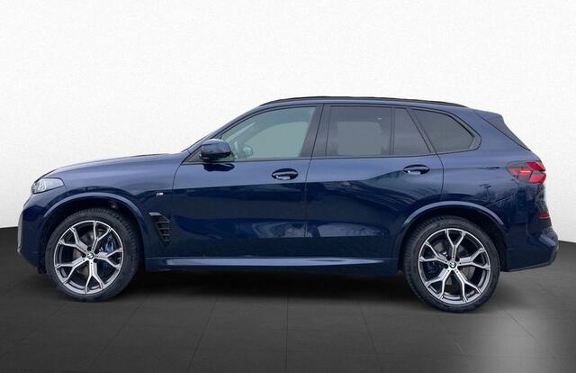 BMW X5 xDrive40i M-Sport 380 PK ACC Head-Up Panoramadak Trekhaak M Stoelen Harman Kardon