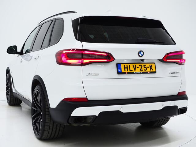 BMW X5 xDrive45e Full Black | Panoramadak | Luchtvering | Harman/Kardon | 360 | Keyless | Adaptive