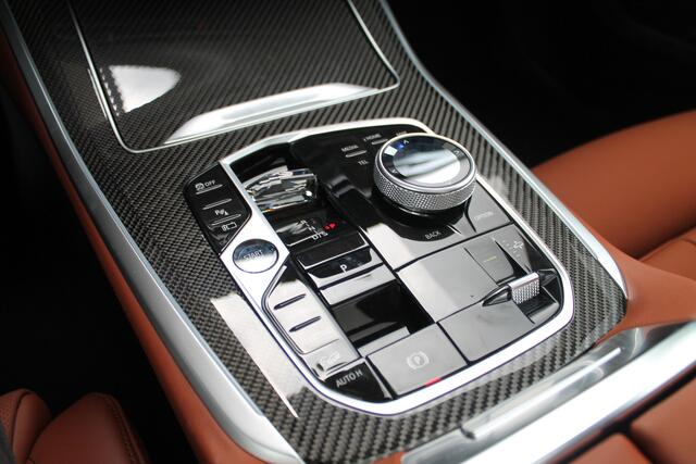 BMW X5 xDrive50e High Executive M Sport Automaat / Panoramadak Sky Lounge / Trekhaak / Massagefunctie / Bowers & Wilkins / Parking Assistant Professional / Soft-Close / Active Steering