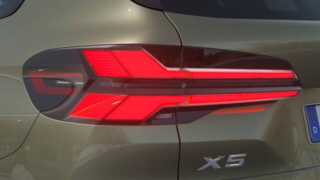 BMW X5 xDrive50e High Executive M Sport Automaat / Panoramadak Sky Lounge / Trekhaak / Bowers & Wilkins / Massagefunctie / Soft-Close / Parking Assistant Professional / Active Steering