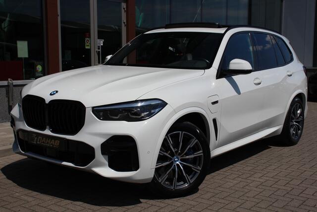 BMW X5 xDrive45e High Executive | M Pakket | Pano | Luchtvering | Trekhaak |