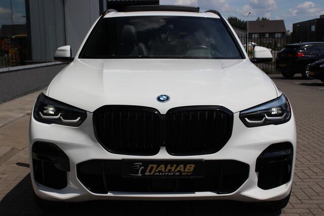 BMW X5 xDrive45e High Executive | M Pakket | Pano | Luchtvering | Trekhaak |