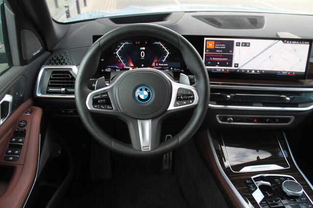 BMW X5 xDrive50e High Executive M Sport Automaat / Panoramadak / Trekhaak / Soft-Close / Adaptief onderstel / Comfort Access / Stoelverwarming / Adaptieve LED / Parking Assistant Professional / Harman Kardon