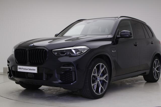 BMW X5 xDrive45e High Exe | M-Sport | Comf. zetel + uitgebr. leder | Sky lounge dak | Harman/kardon | Co Pilot