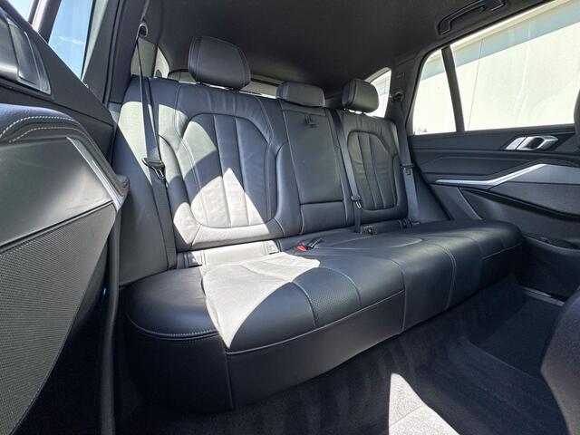BMW X5 xDrive45e High Executive M Sport | Comfortstoelen | trekhaak | Harman Kardon |