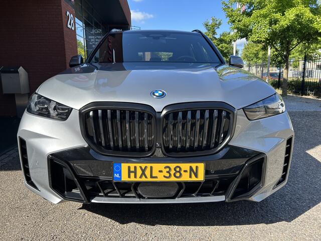 BMW X5 xDrive50e // M-PRO // MATRIX LED // HARMAN KARDON // MEMORY SEAT // PANO/SCHUIFKANTELDAK // ADAPTIV ONDERSTEL // ELEK. TREKHAAK