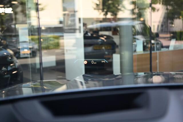 BMW X5 xDrive50e High Executive M Sport Automaat / Panoramadak / Trekhaak / Sportstoelen / Comfort Access / Adaptief onderstel / Stoelverwarming / Adaptieve LED / Parking Assistant Professional / Harman Kardon