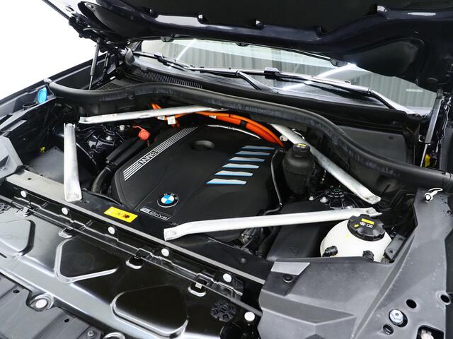 BMW X5 xDrive45e M-Sport Shadow | Panoramadak | Luchtvering | Trekhaak | Harman/Kardon | 360 | LaserLED